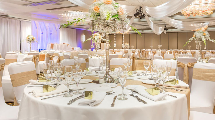 Crowne Plaza - Foster City Hotel, California The Gladiola Plated Wedding Package